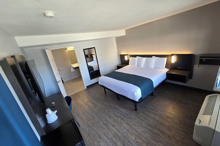 Room 2 of 18