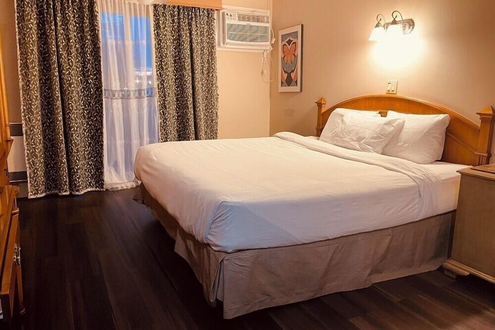 Room 11 of 38