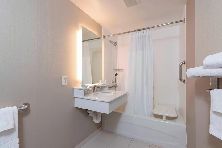 Room 15 of 26