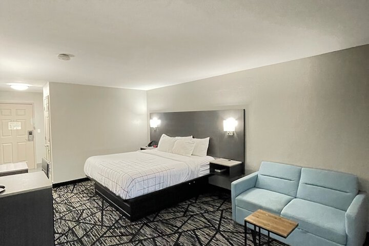 Room 34 of 39