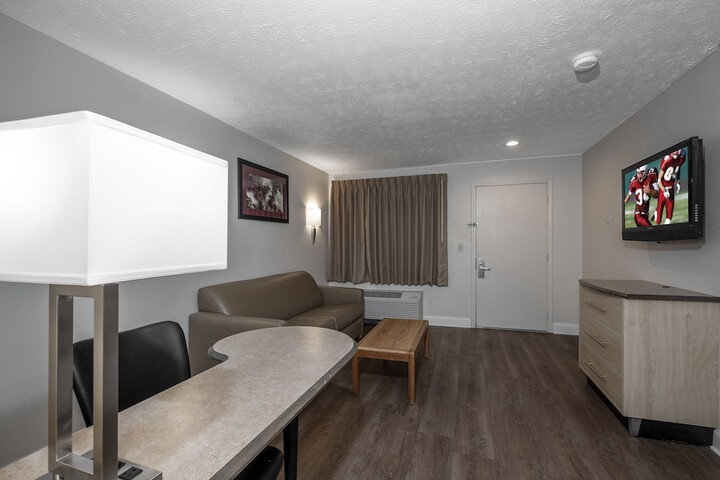 Room 6 of 54