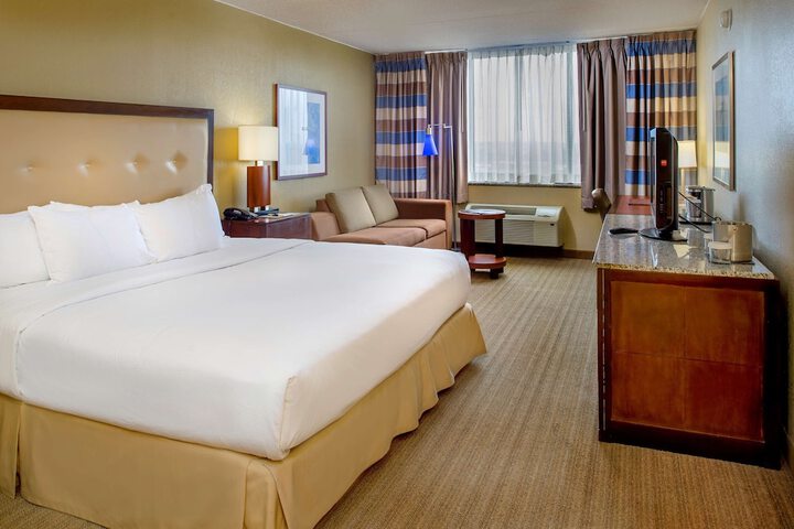 DoubleTree by Hilton St. Louis - Westport