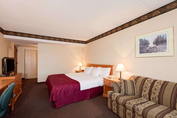 Room 6 of 40