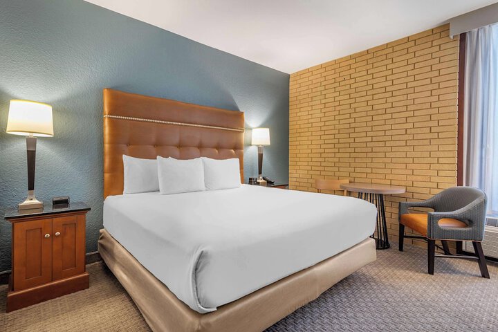 Room 35 of 67