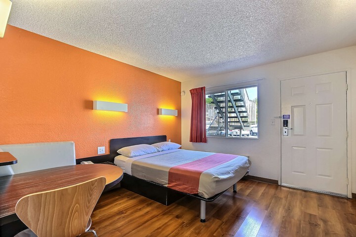 Room 14 of 29