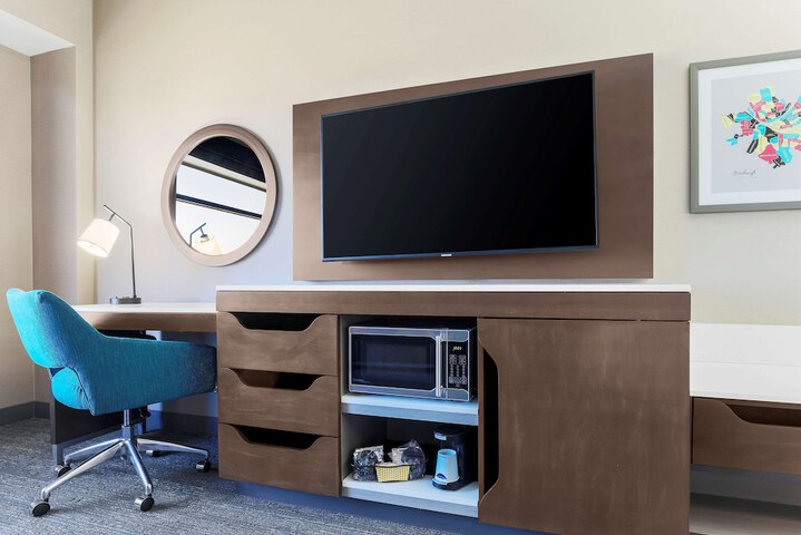 Hampton Inn & Suites Pittsburgh-Downtown
