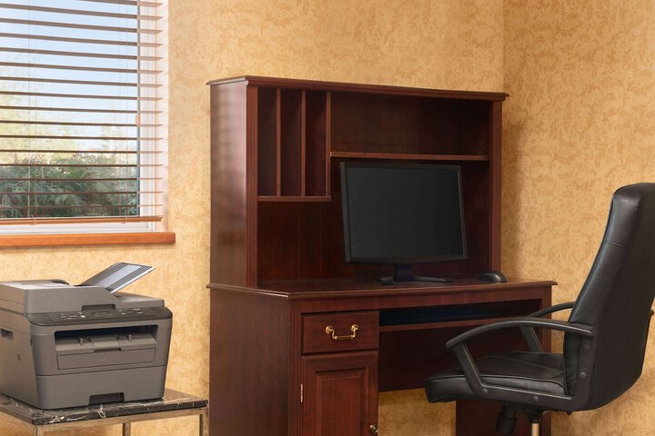 Business Center 27 of 27