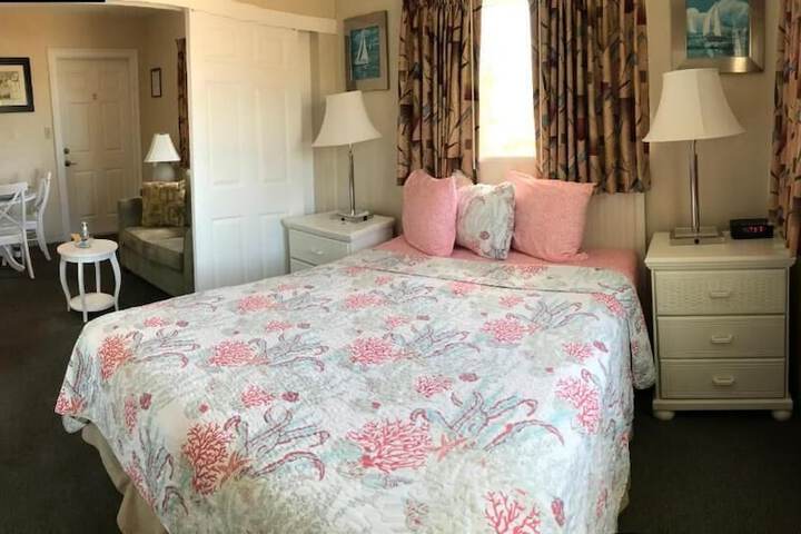Room 9 of 16