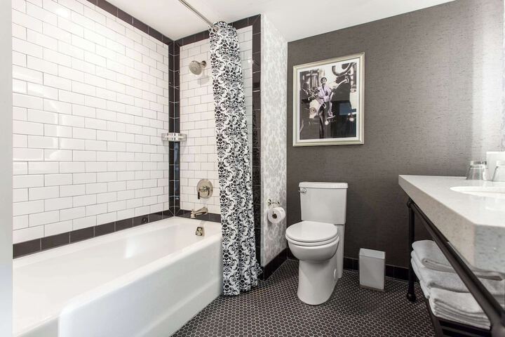 Room 15 of 51