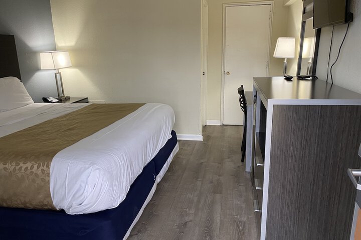 Room 44 of 77