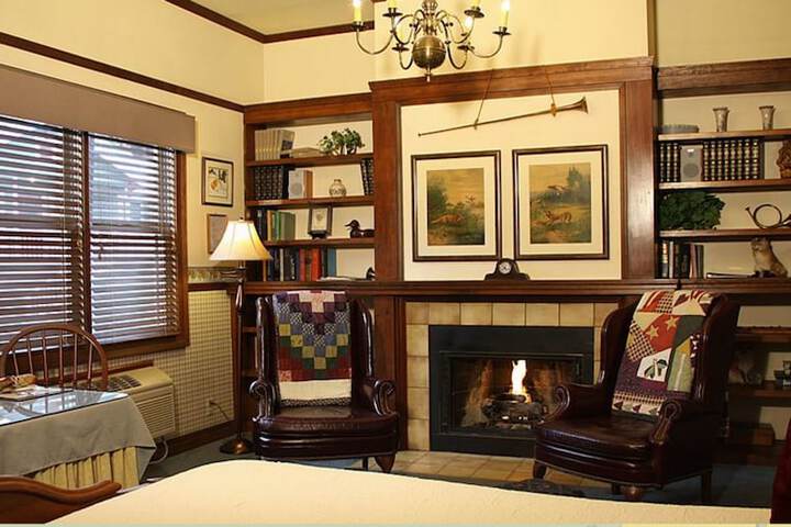 Room 33 of 38