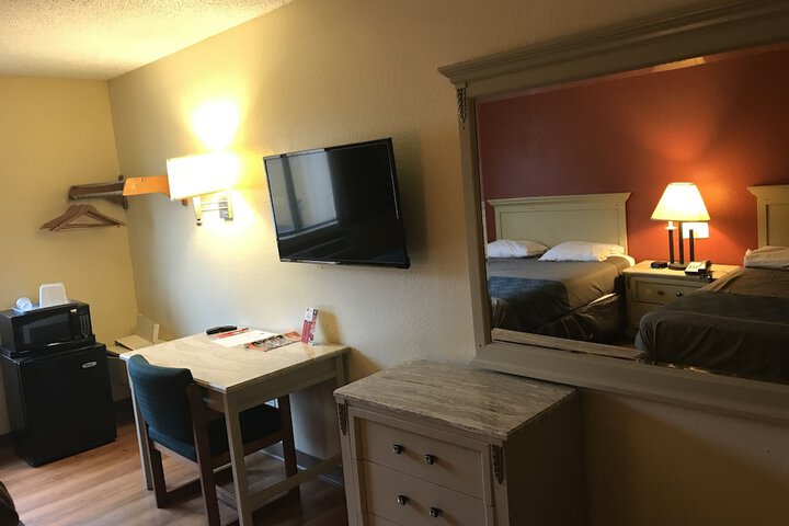 Room 21 of 43