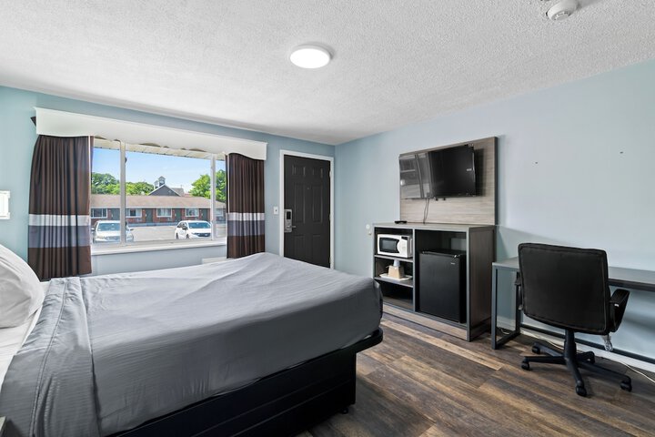 Room 18 of 23