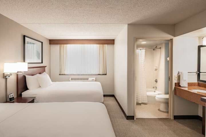 Room 9 of 18
