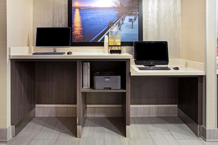 Business Center 80 of 81