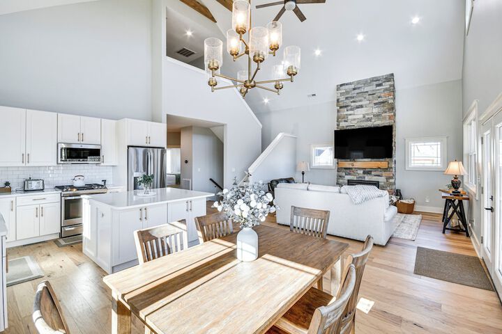 Newly Built Home w / Mtn Views in Black Mountain!