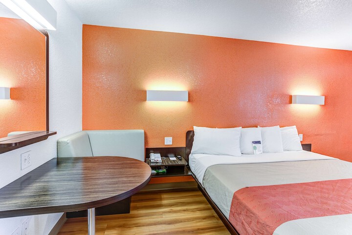 Room 27 of 30