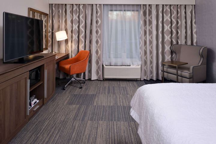 Room 13 of 34