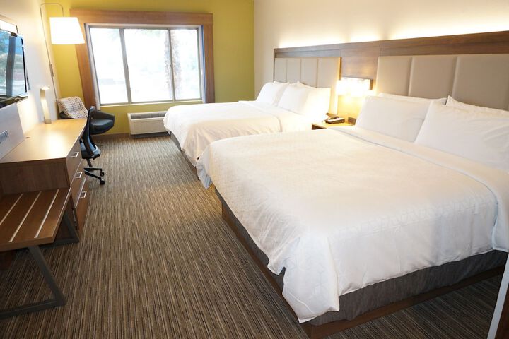 Room 46 of 84