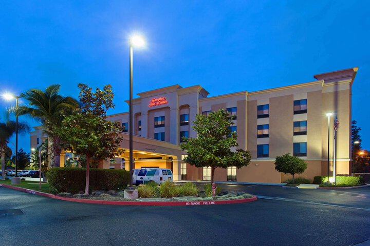 Hampton Inn & Suites Clovis-Airport North