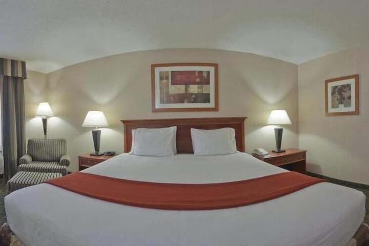Holiday Inn Express & Suites Kent - University Area by IHG