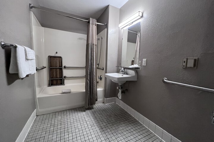Room 14 of 43