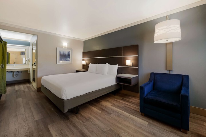 Room 21 of 30