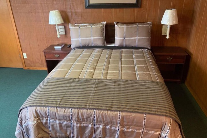 Room 6 of 11