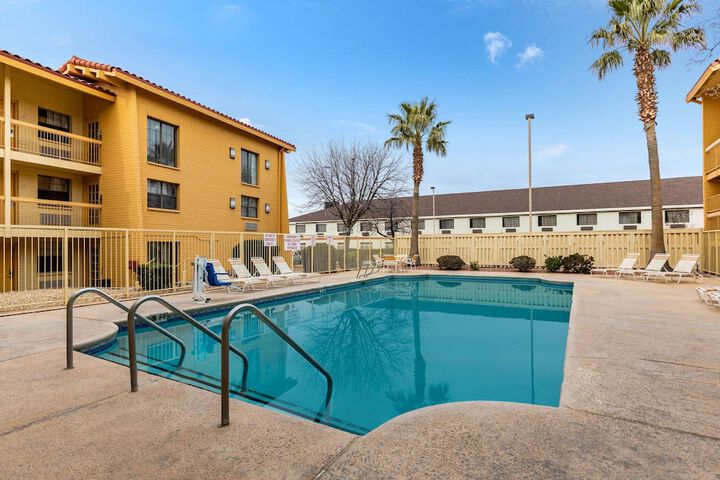 Pool 5 of 30