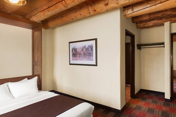 Sagebrush Inn & Suites