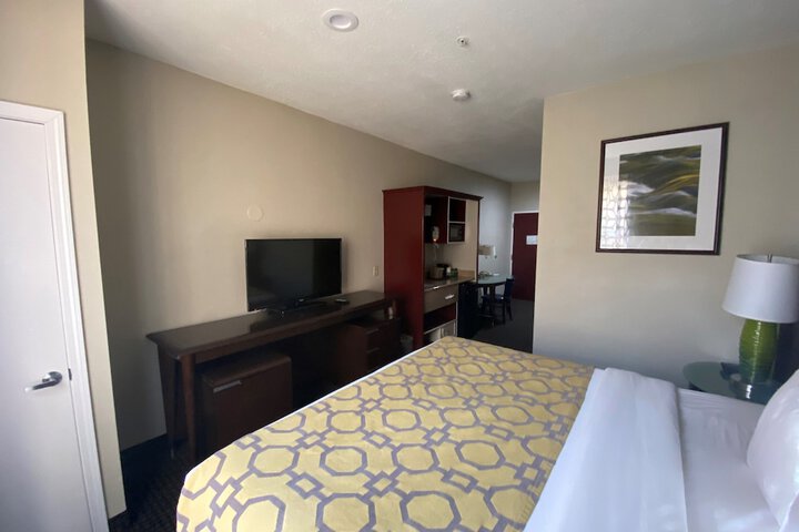 Room 27 of 37