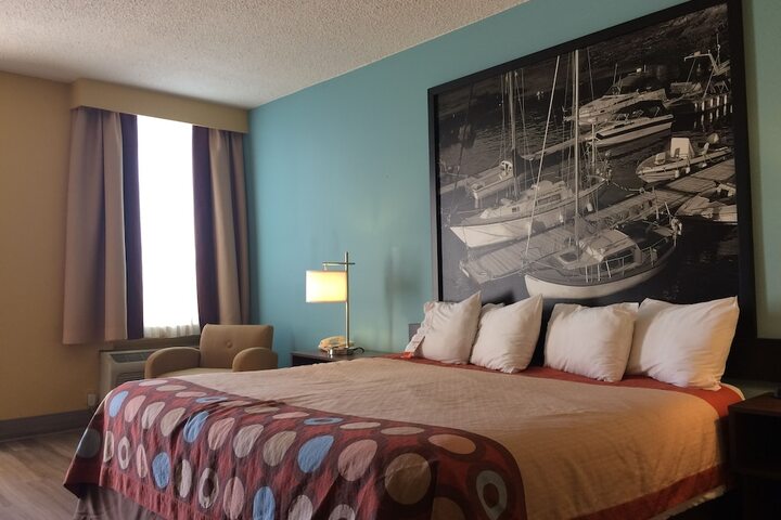 Room 19 of 32