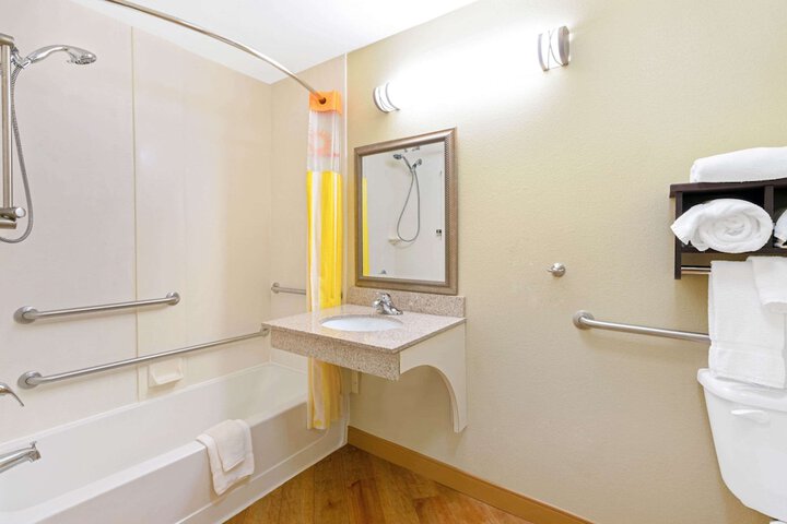 La Quinta Inn & Suites by Wyndham Stillwater-University Area