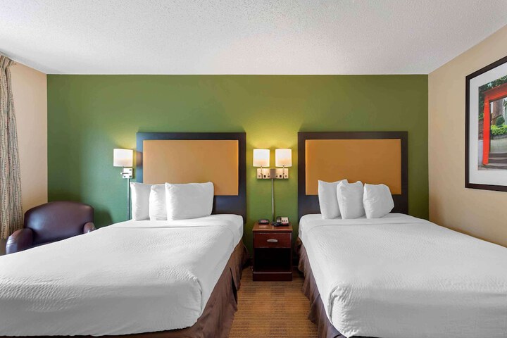Room 9 of 23