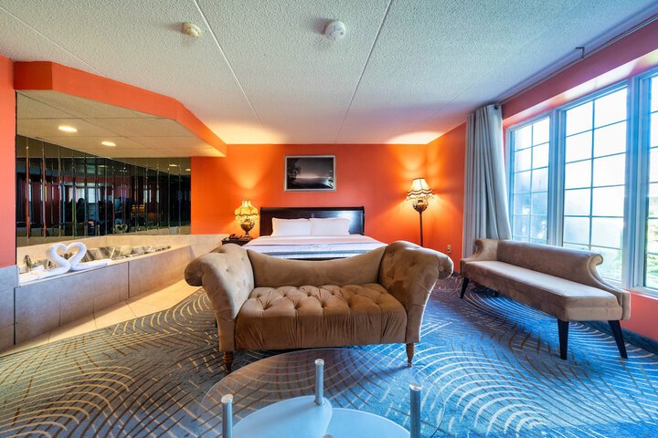 Room 32 of 40