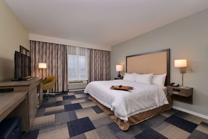 Room 12 of 38