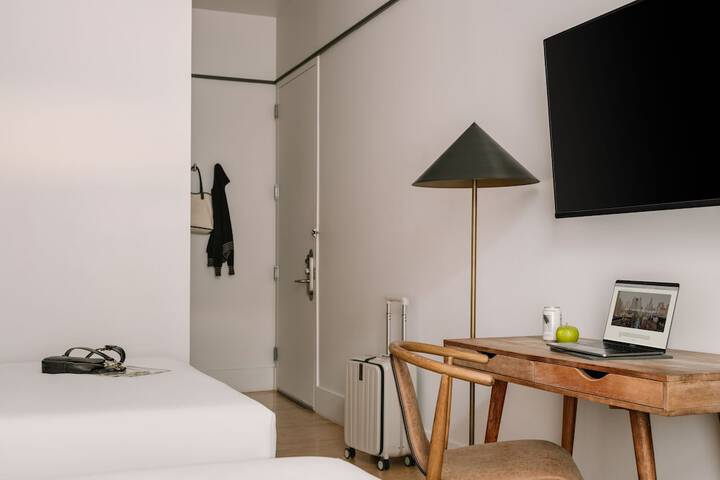 Room 42 of 53