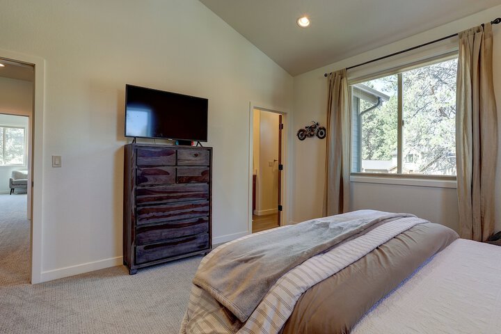 Room 17 of 37