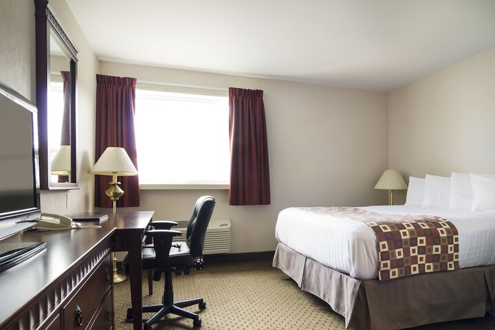 Room 14 of 28