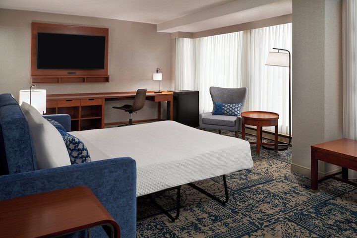 Room 21 of 38