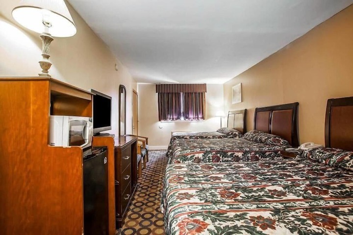 Room 17 of 22