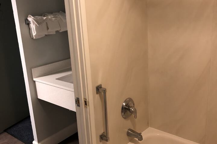 Room 16 of 29