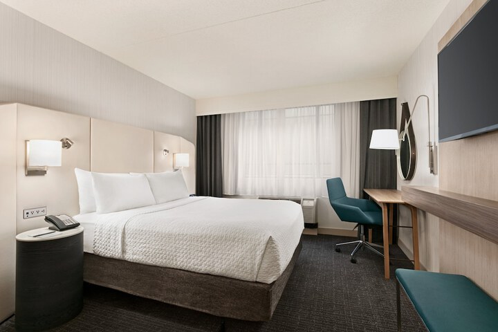 Crowne Plaza: Philadelphia - King of Prussia by IHG