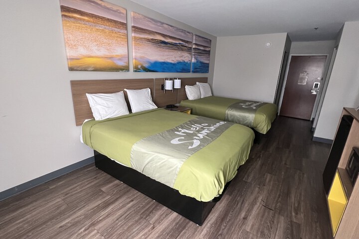 Room 21 of 43