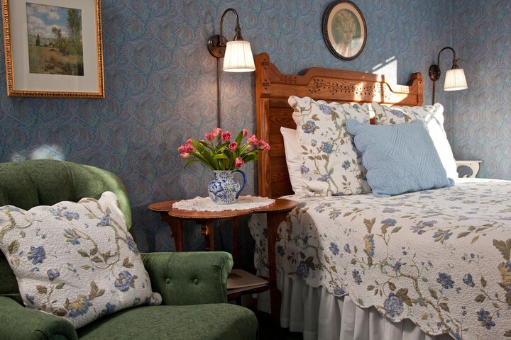 Brook Farm Inn
