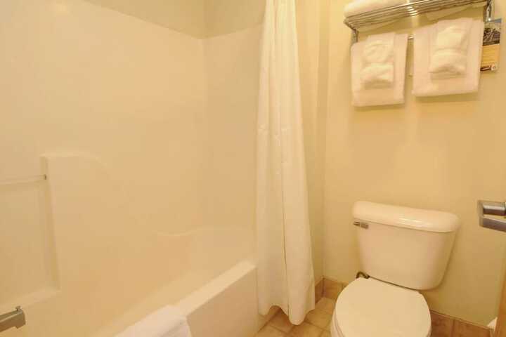 Room 10 of 20