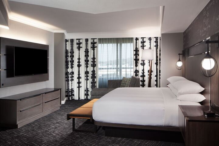 Room 27 of 72