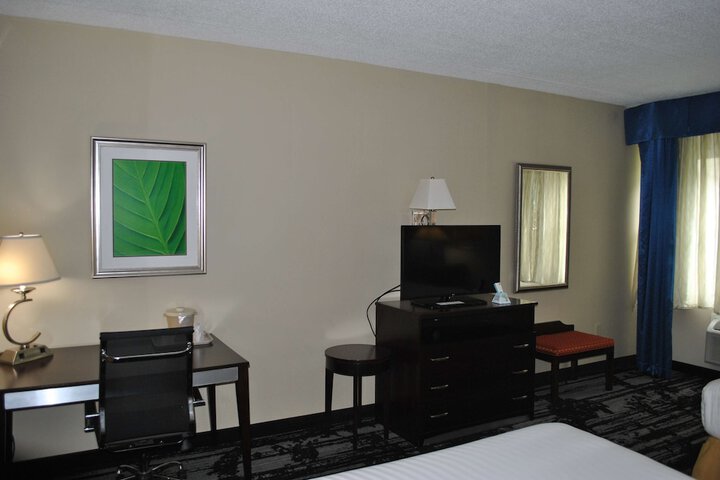 Room 14 of 30