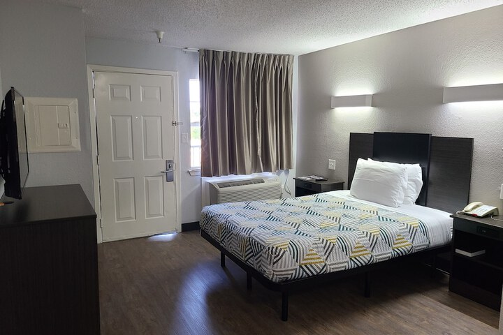 Room 17 of 45