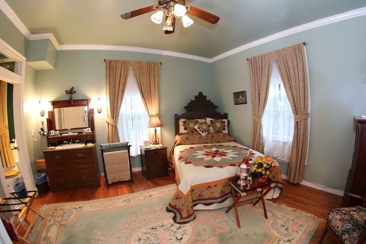 Room 49 of 78